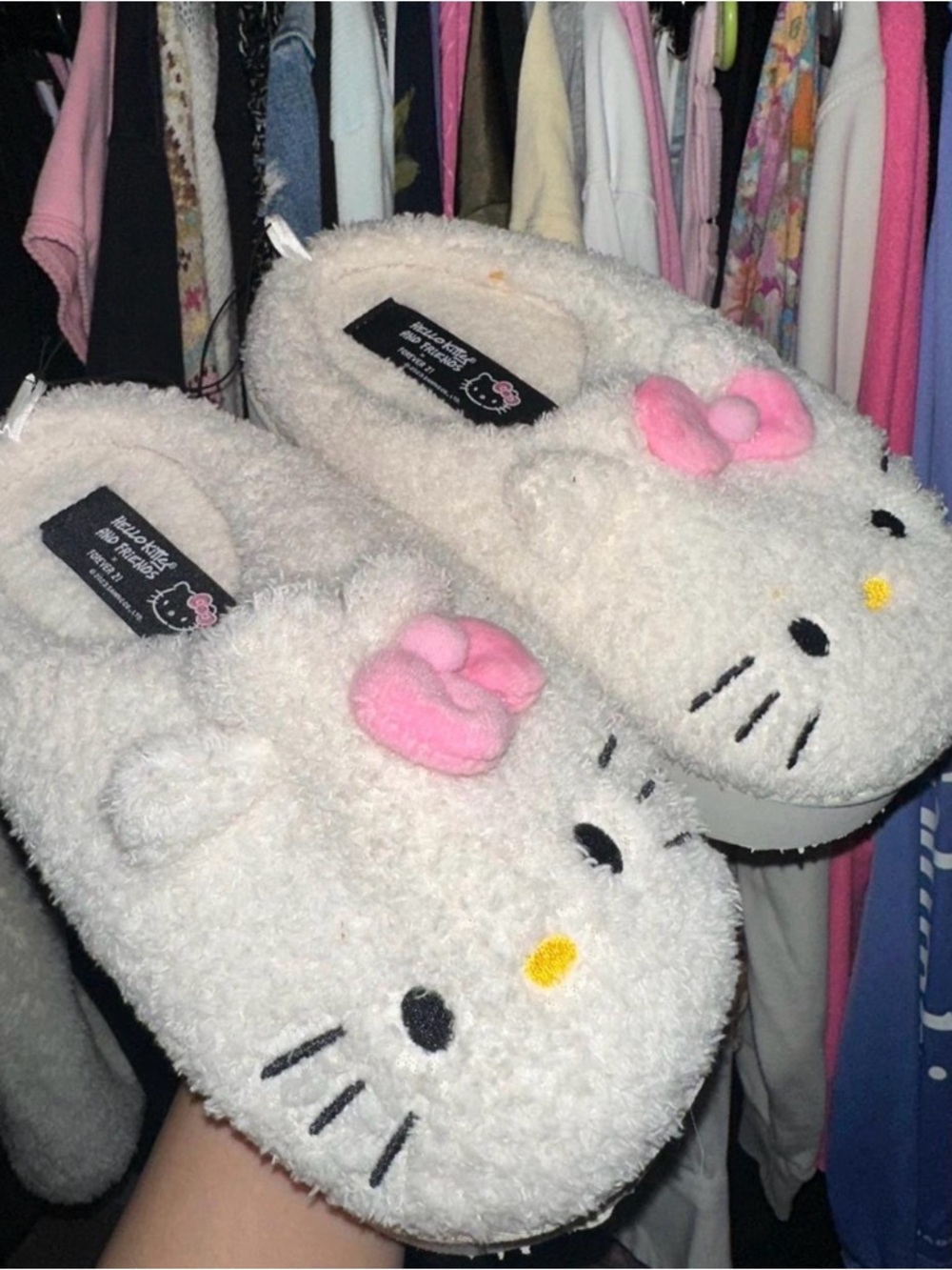 Forever 21 Sanrio Hello Kitty White Fuzzy Slippers with Pink Bows